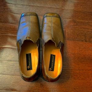 Men's Stacy Adams Two- tone Square Toe Slip on Sz. 9.5 Leather Brown